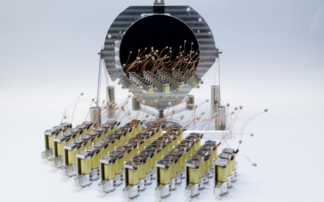 First deformable mirror TNO-HVR