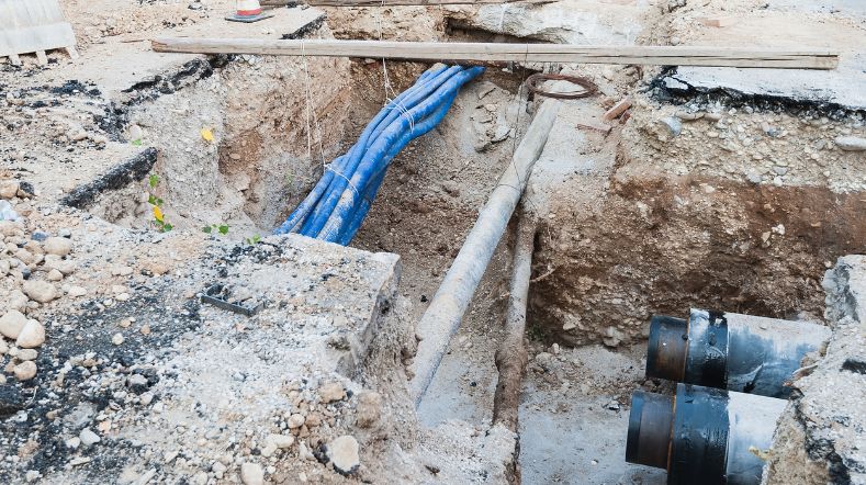installation of the district heating pipes