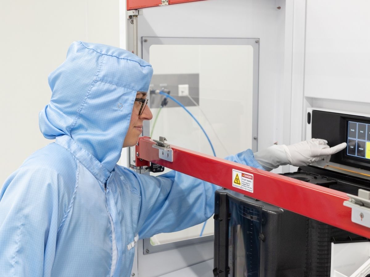 One of Nearfield's employees interacting with QUADRA
