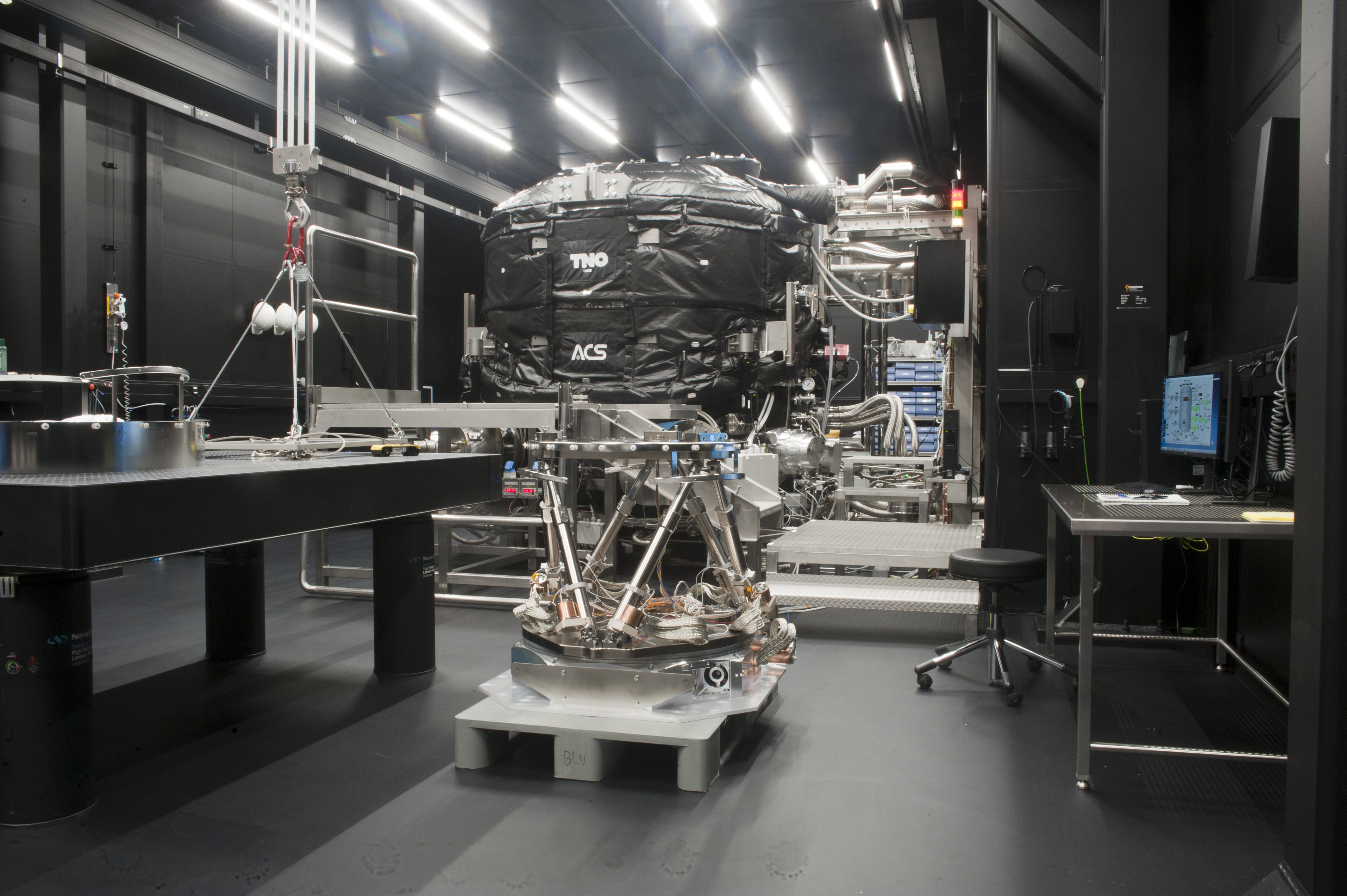 csi-met-hexapod-extern-geplaatst