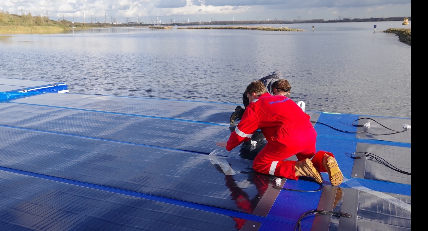 drijvende zonnepanelen van Solar@Sea zonnepanelen op water