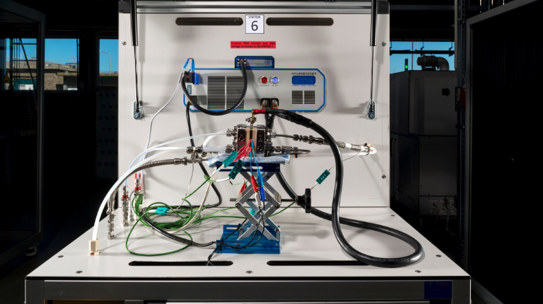 Construction for electrolysis testing