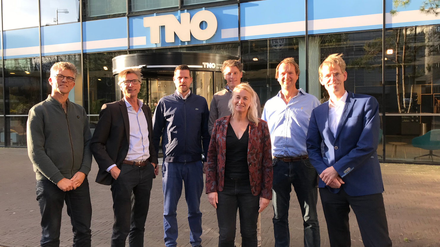 Platform Offshore Solar (POS) kerngroep TNO, SolarDuck, Oceans of Energy en Bluewater