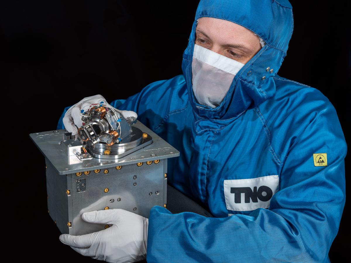 Laser communication for faster and more secure satellite connections (index)
