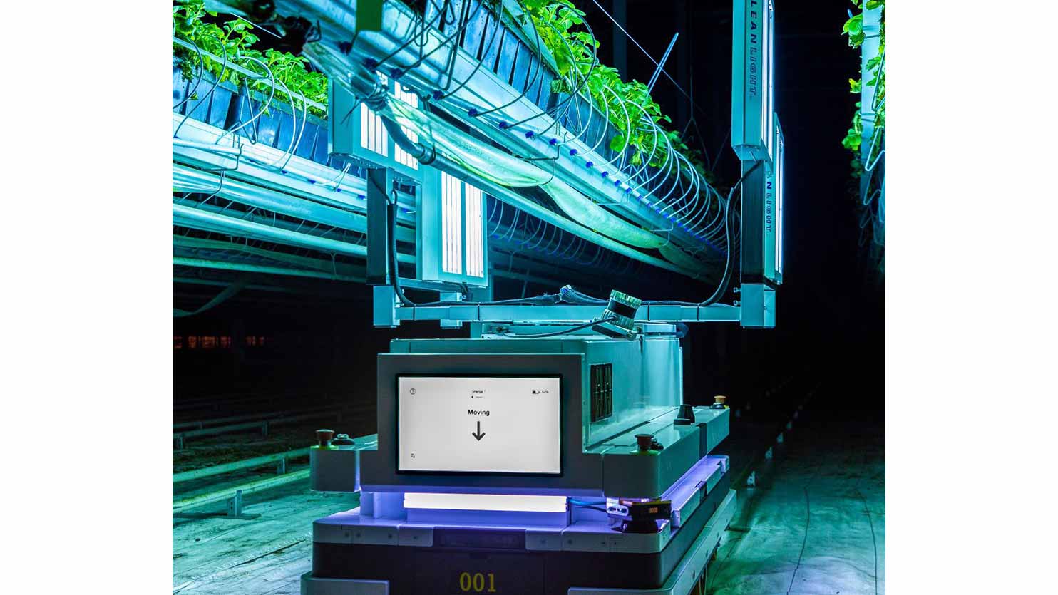 An autonome robot screens and illuminates plants with UV light to combat pest and disease development.